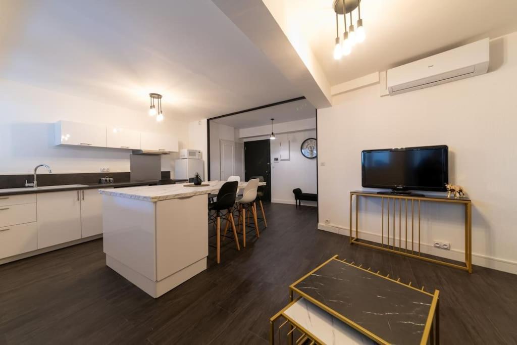 Superbe Appartement Centre Historique อาวีญง ภายนอก รูปภาพ